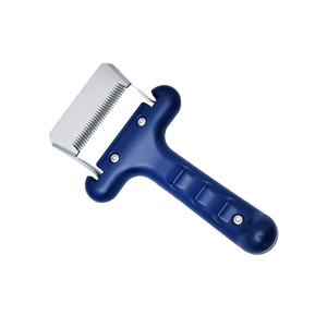 Shedding control
Undercoat removal
Loose fur reduction
Enhanced coat health
Stimulates new growth
Prevents matting and tangling
Comfort for dogs
Ideal for shedding breeds
For all breeds with undercoat
For short smooth-coated breeds