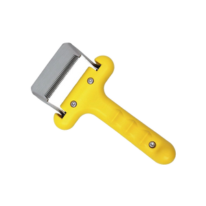 Coat Tender Carding Tool
Jodi Murphy Coat Tender
Medium carding tool
Coat Tender Medium blade
Medium density coat tool
Versatile carding blade

Carding tool for Terriers
Setter grooming tool
Spaniel de-shedding
Pug carding tool
Labrador Retriever grooming blade
Wire coat carding tool
Medium dog undercoat tool